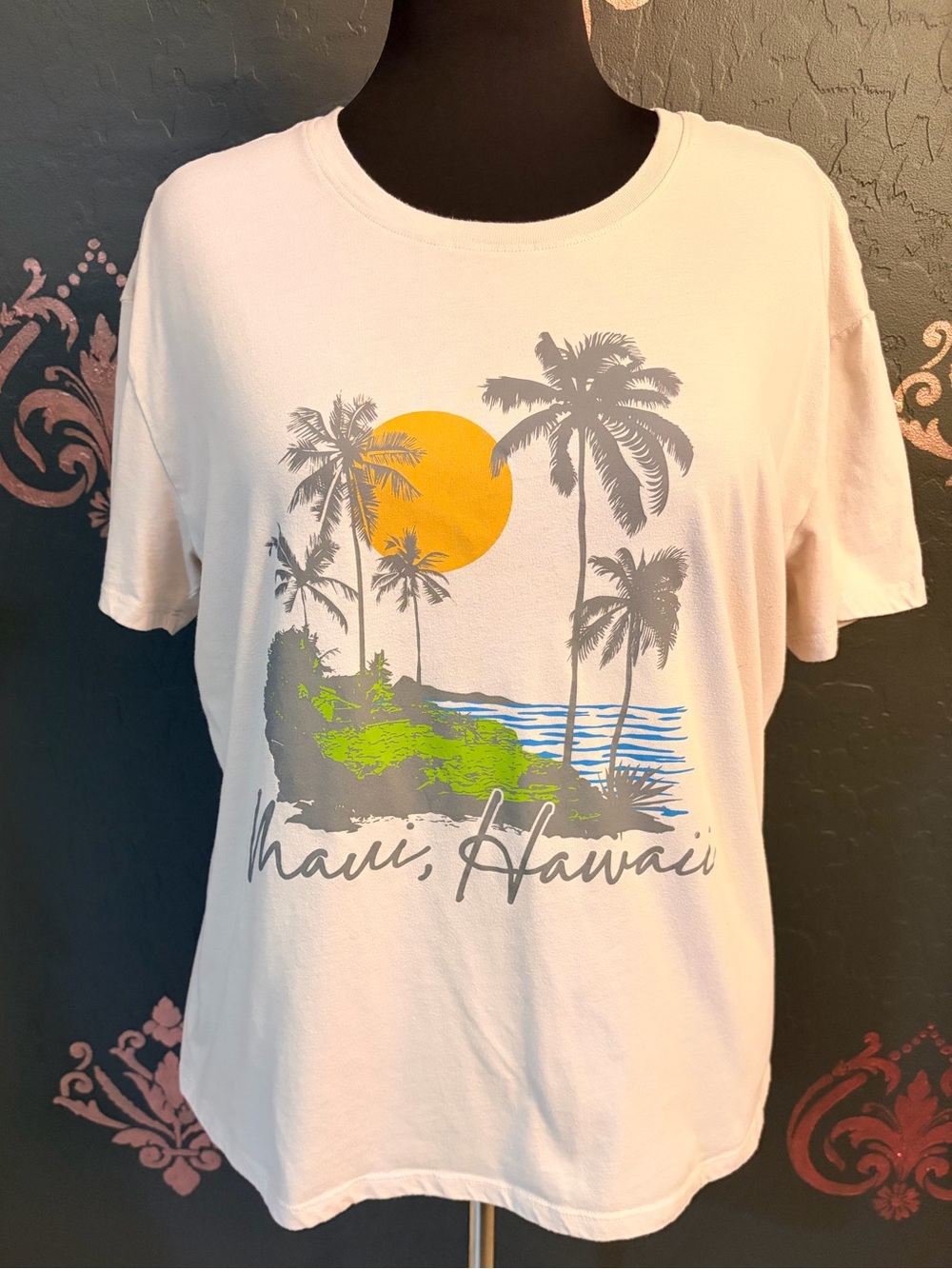 Time and Tru T-Shirt with Maui Graphic